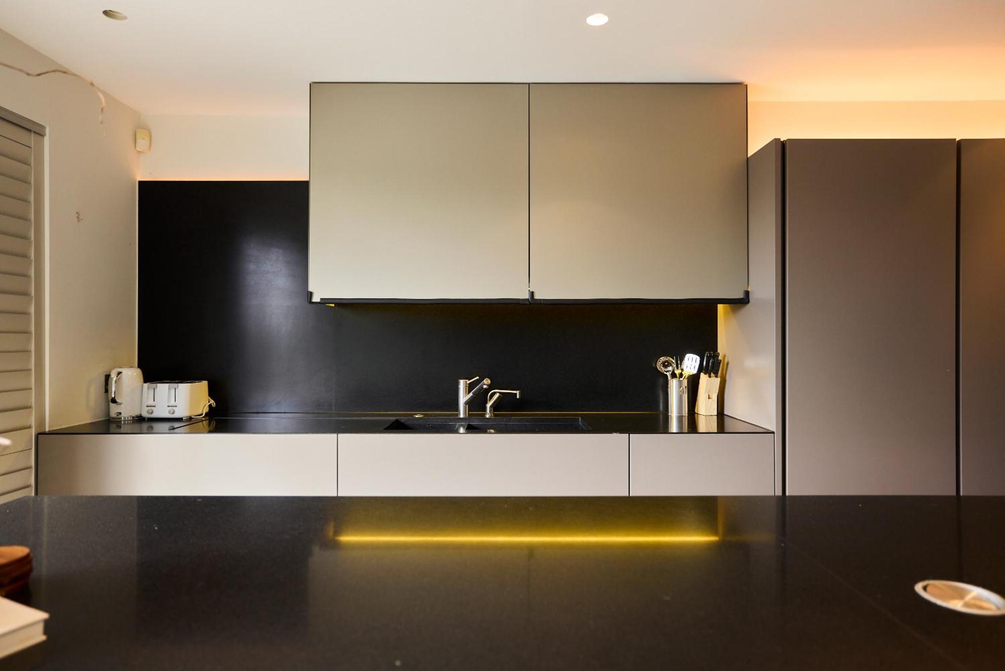 The Hampstead Garden Hideaway - 5bdr With Pool And Garden Appartamento
